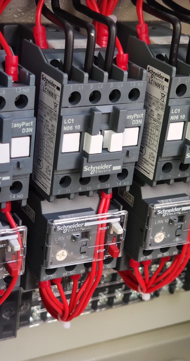 เพิ่มไลน์คอนเทคเตอร์+โอเวอร์โหลดรีเลย์ เดินหน้าถอยหลัง(Forward/Reverse) 3เฟส 3สาย 380V 0.5-20HP (DOL)